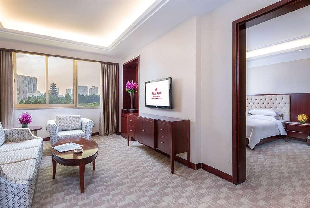 Hotel Ramada Shenzhen Baoan Chambre photo